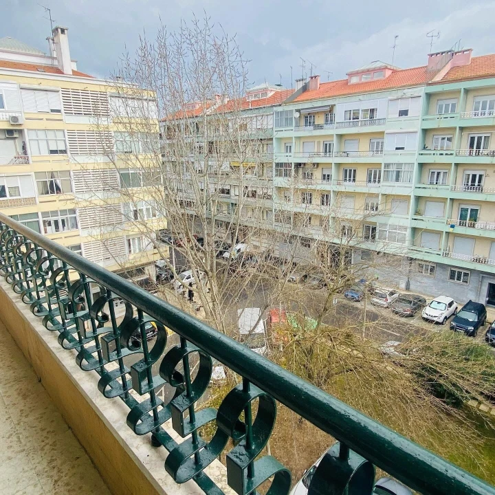 Apartamento T3 para Arrendamento em Alvalade Foto 4
