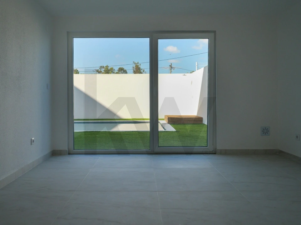 Moradia T4 para Venda em Amora Foto 12