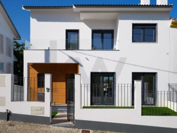 Moradia T4 para Venda em Amora