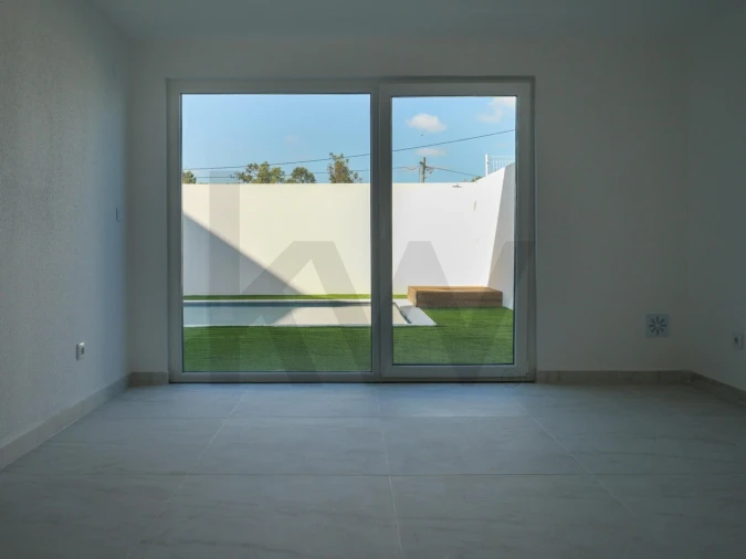 Moradia T4 para Venda em Amora Foto 12