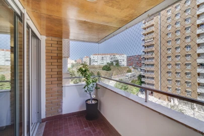Apartamento T2 para Arrendamento em Lumiar