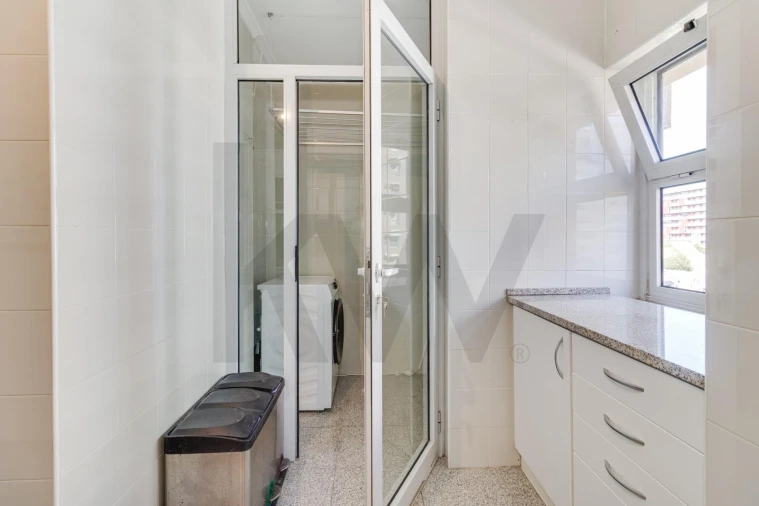 Apartamento T2 para Arrendamento em Lumiar Foto 24