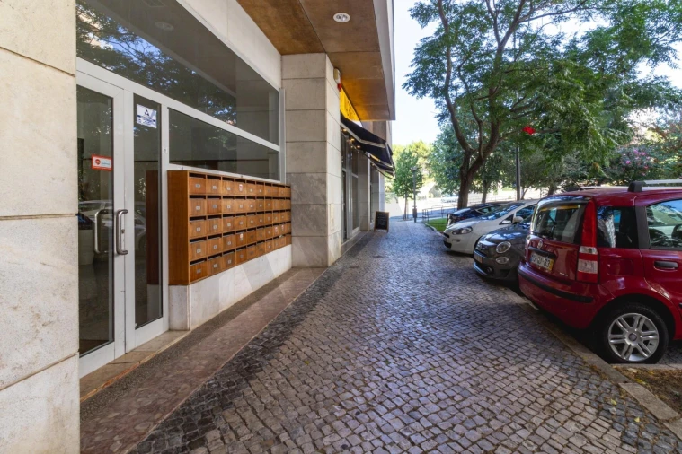 Apartamento T2 para Arrendamento em Lumiar Foto 28