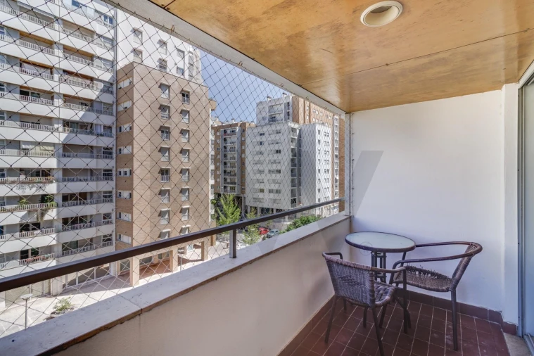 Apartamento T2 para Arrendamento em Lumiar Foto 2