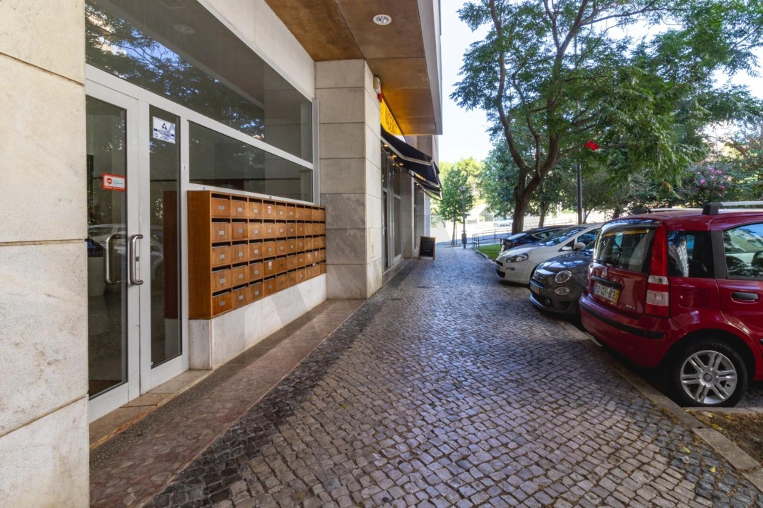 Apartamento T2 para Arrendamento em Lumiar Foto 28
