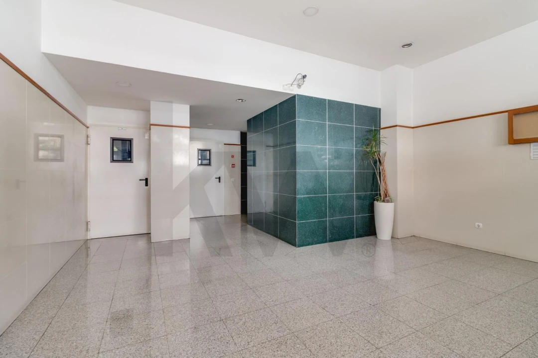 Apartamento T2 para Arrendamento em Lumiar Foto 26