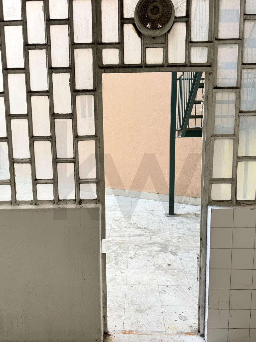Loja para Arrendamento em Avenidas Novas Foto 13