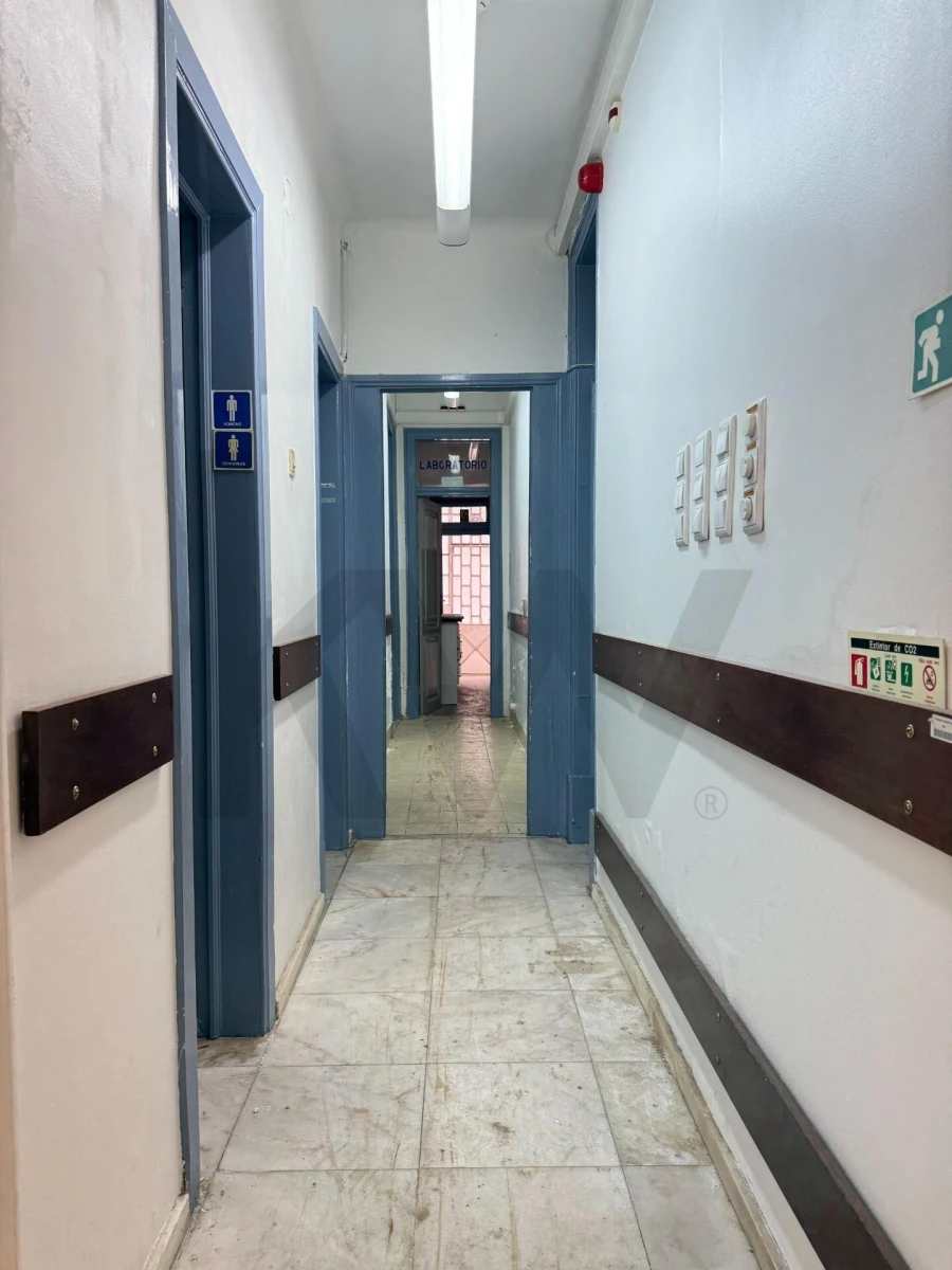 Loja para Arrendamento em Avenidas Novas Foto 7