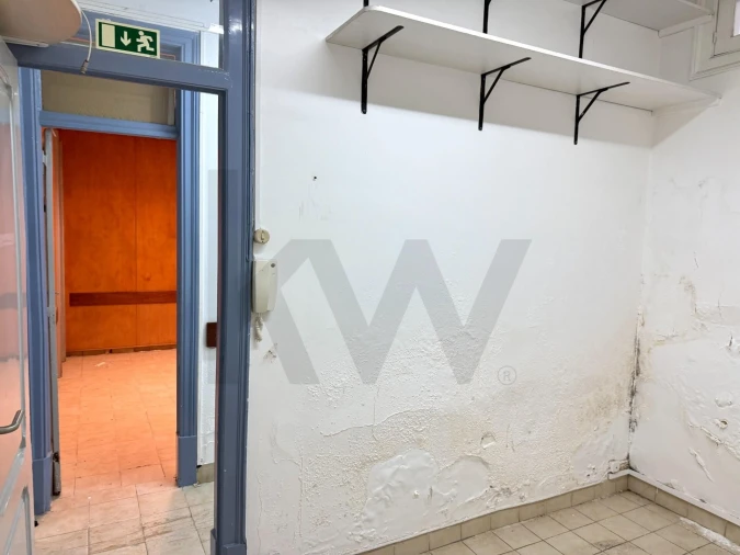 Loja para Arrendamento em Avenidas Novas Foto 19