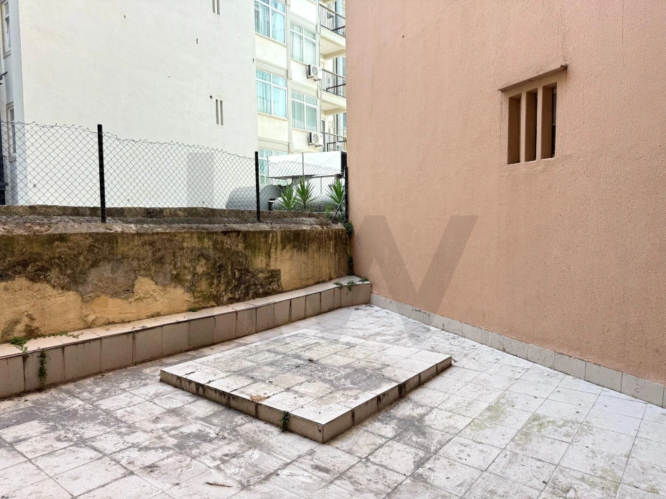 Loja para Arrendamento em Avenidas Novas Foto 12