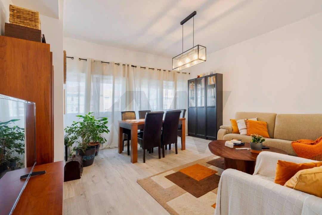 Apartamento T2 para Venda em Amora Foto 4