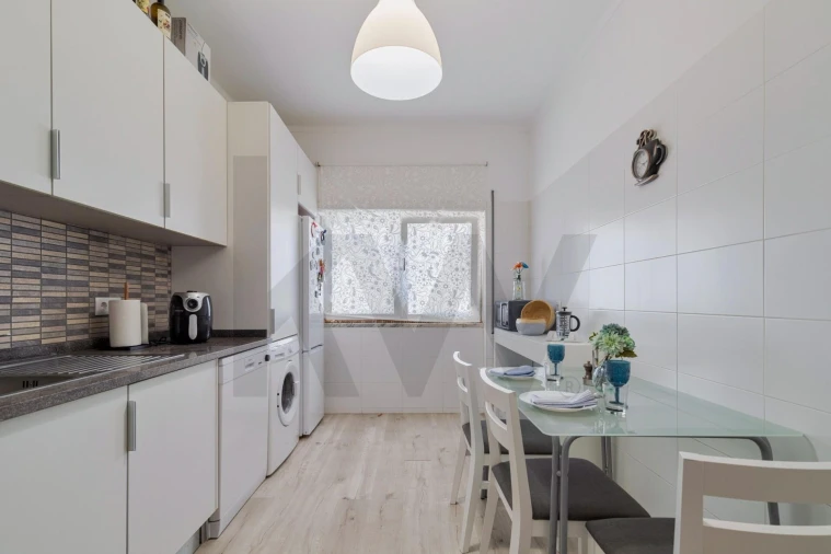 Apartamento T2 para Venda em Amora Foto 8