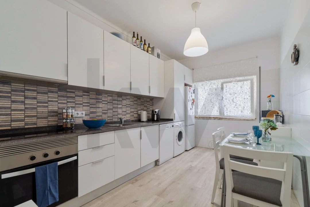 Apartamento T2 para Venda em Amora Foto 1