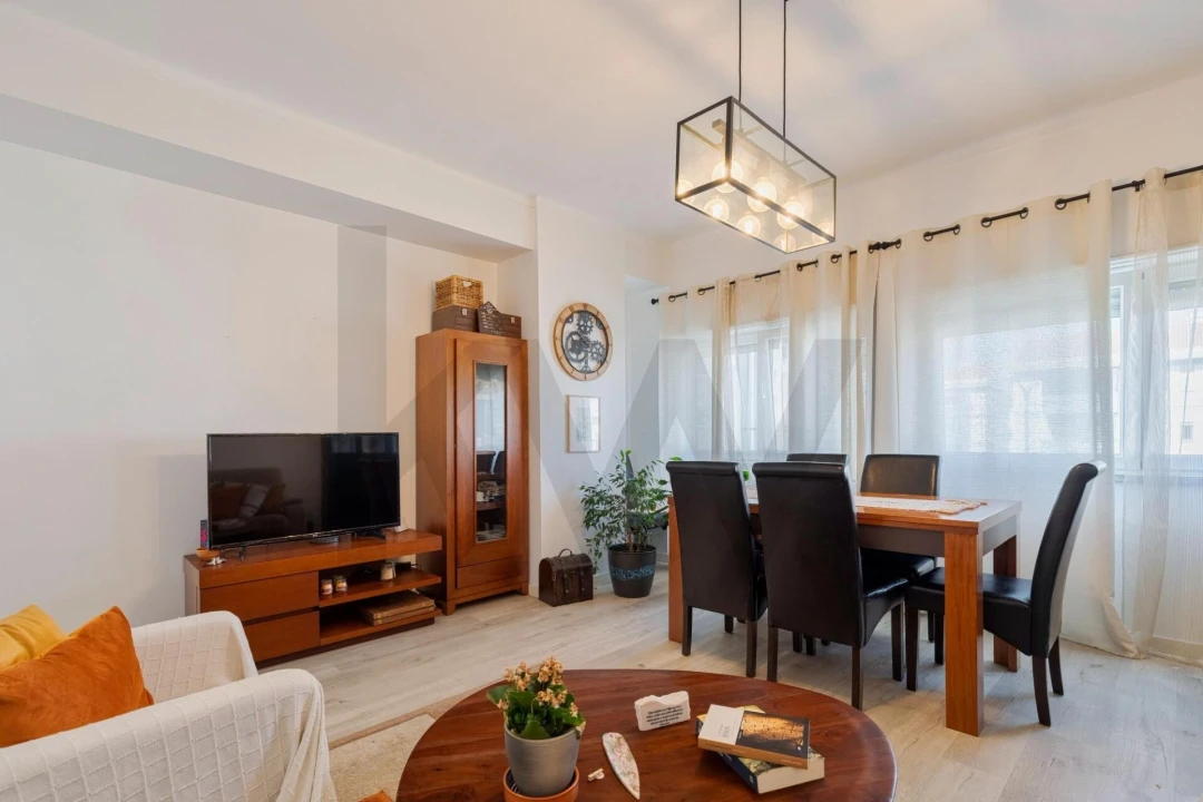 Apartamento T2 para Venda em Amora Foto 6