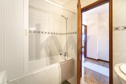 Apartamento T3 para Venda em Santa Maria da Feira, Travanca, Sanfins e Espargo