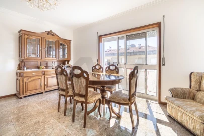 Apartamento T3 para Venda em Santa Maria da Feira, Travanca, Sanfins e Espargo