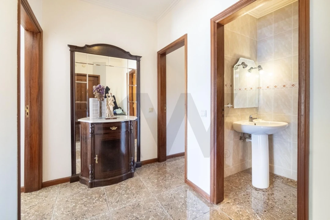 Apartamento T3 para Venda em Santa Maria da Feira, Travanca, Sanfins e Espargo Foto 2