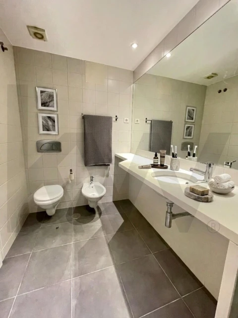 Apartamento T1 para Arrendamento em Santa Maria Maior