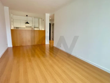 Apartamento T1 para Arrendamento em Santa Maria Maior