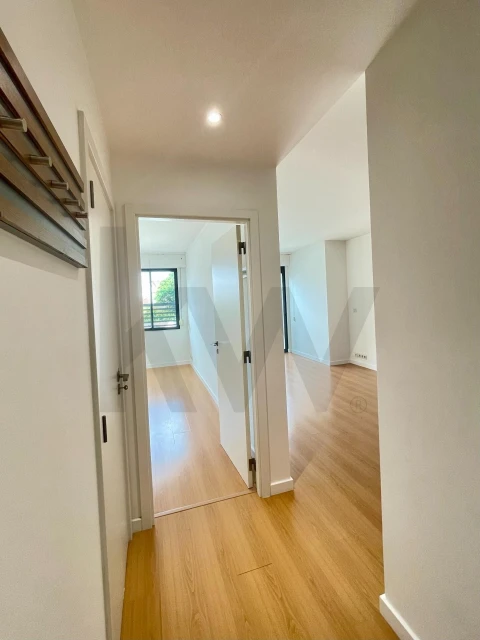 Apartamento T1 para Arrendamento em Santa Maria Maior