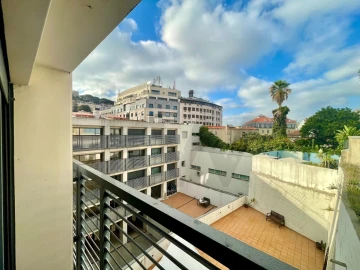 Apartamento T1 para Arrendamento em Santa Maria Maior