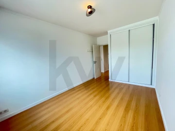 Apartamento T1 para Arrendamento em Santa Maria Maior