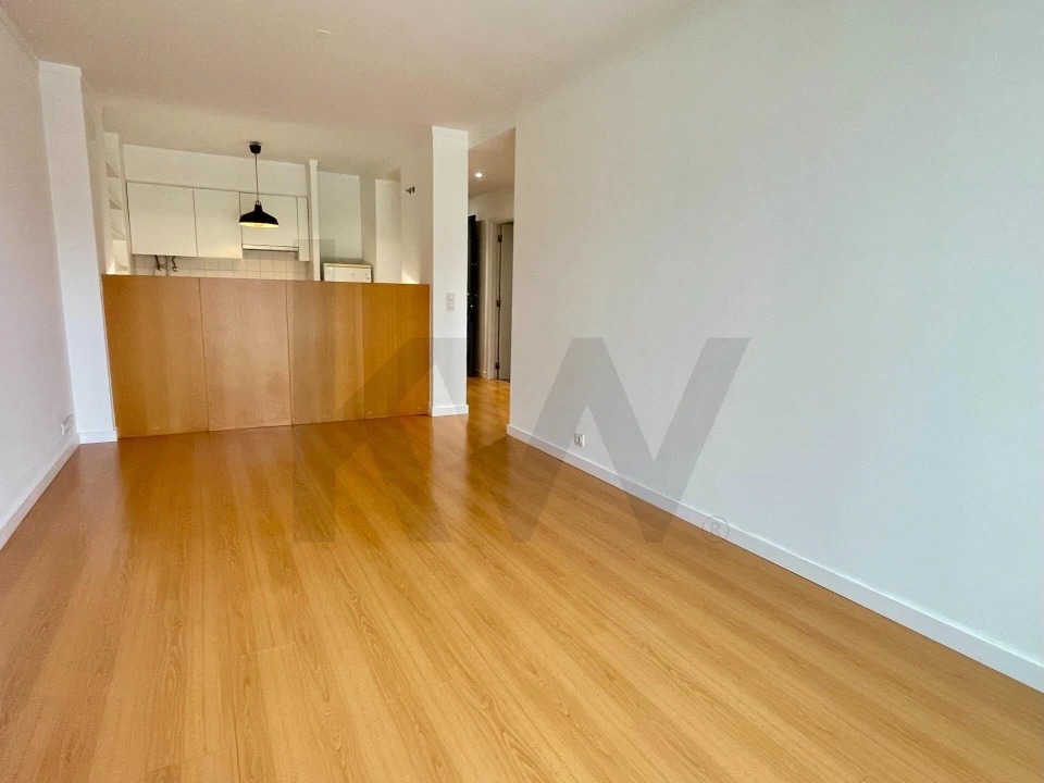 Apartamento T1 para Arrendamento em Santa Maria Maior Foto 2