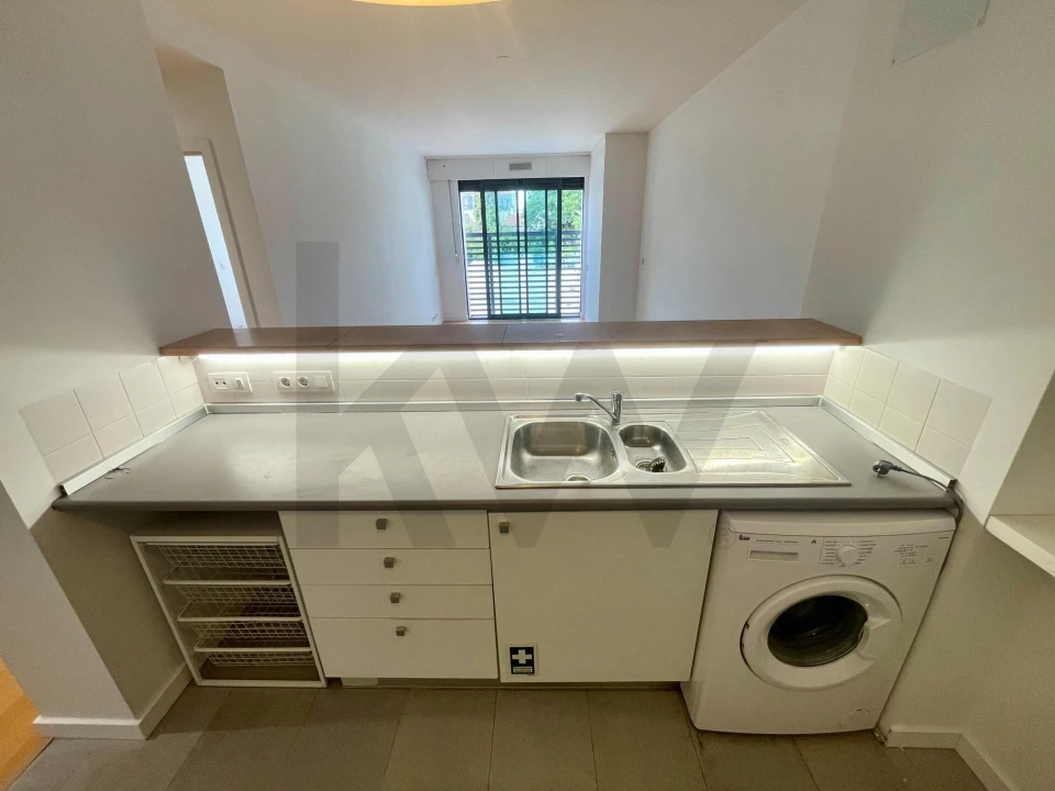 Apartamento T1 para Arrendamento em Santa Maria Maior Foto 16