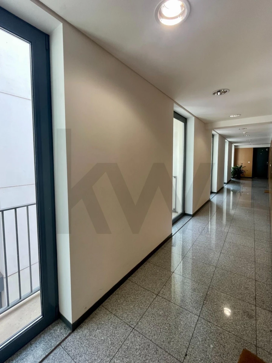 Apartamento T1 para Arrendamento em Santa Maria Maior Foto 27