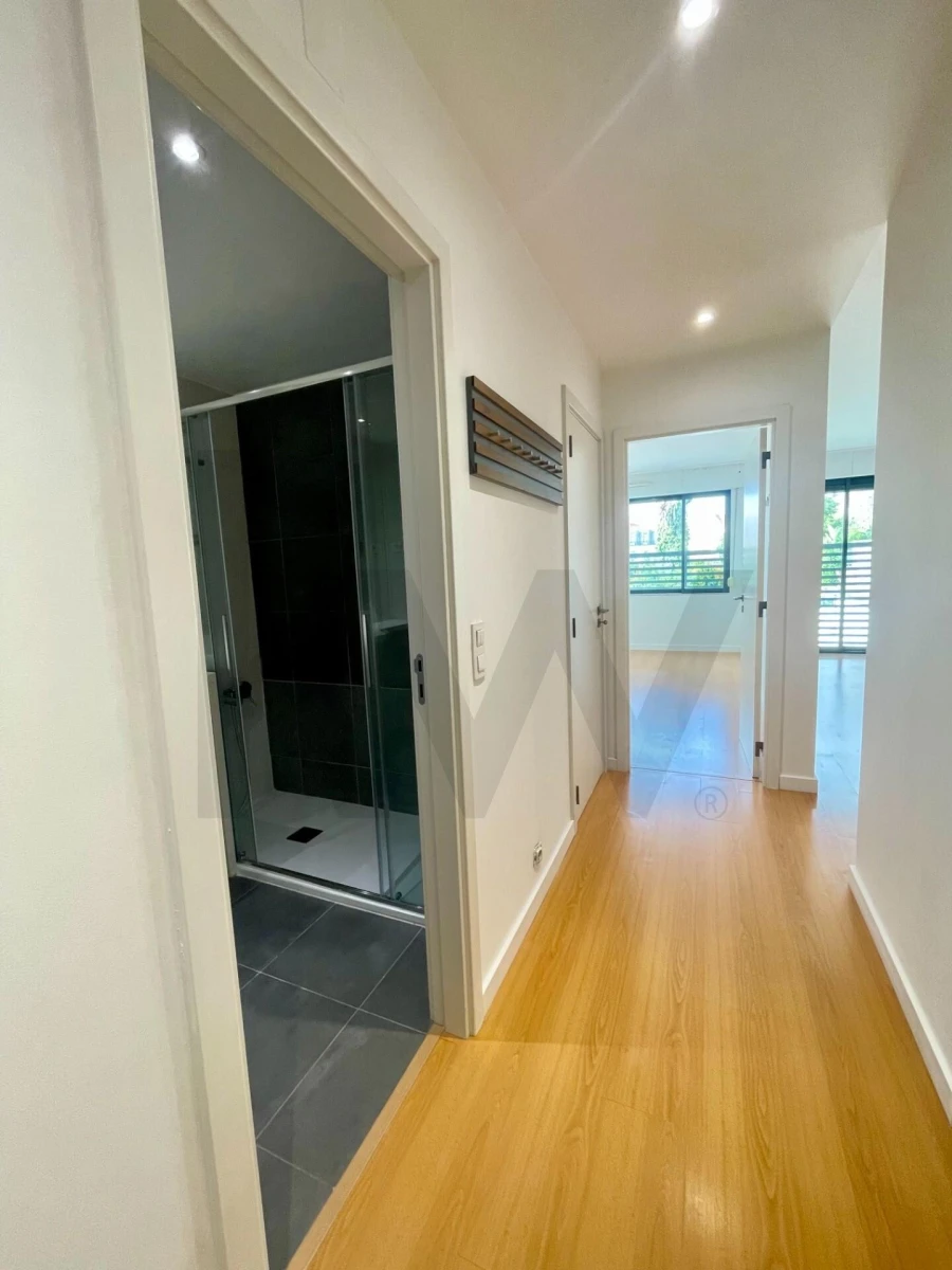 Apartamento T1 para Arrendamento em Santa Maria Maior Foto 12