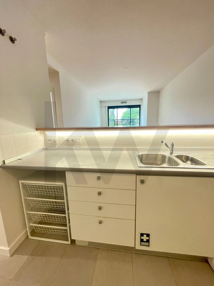 Apartamento T1 para Arrendamento em Santa Maria Maior Foto 15