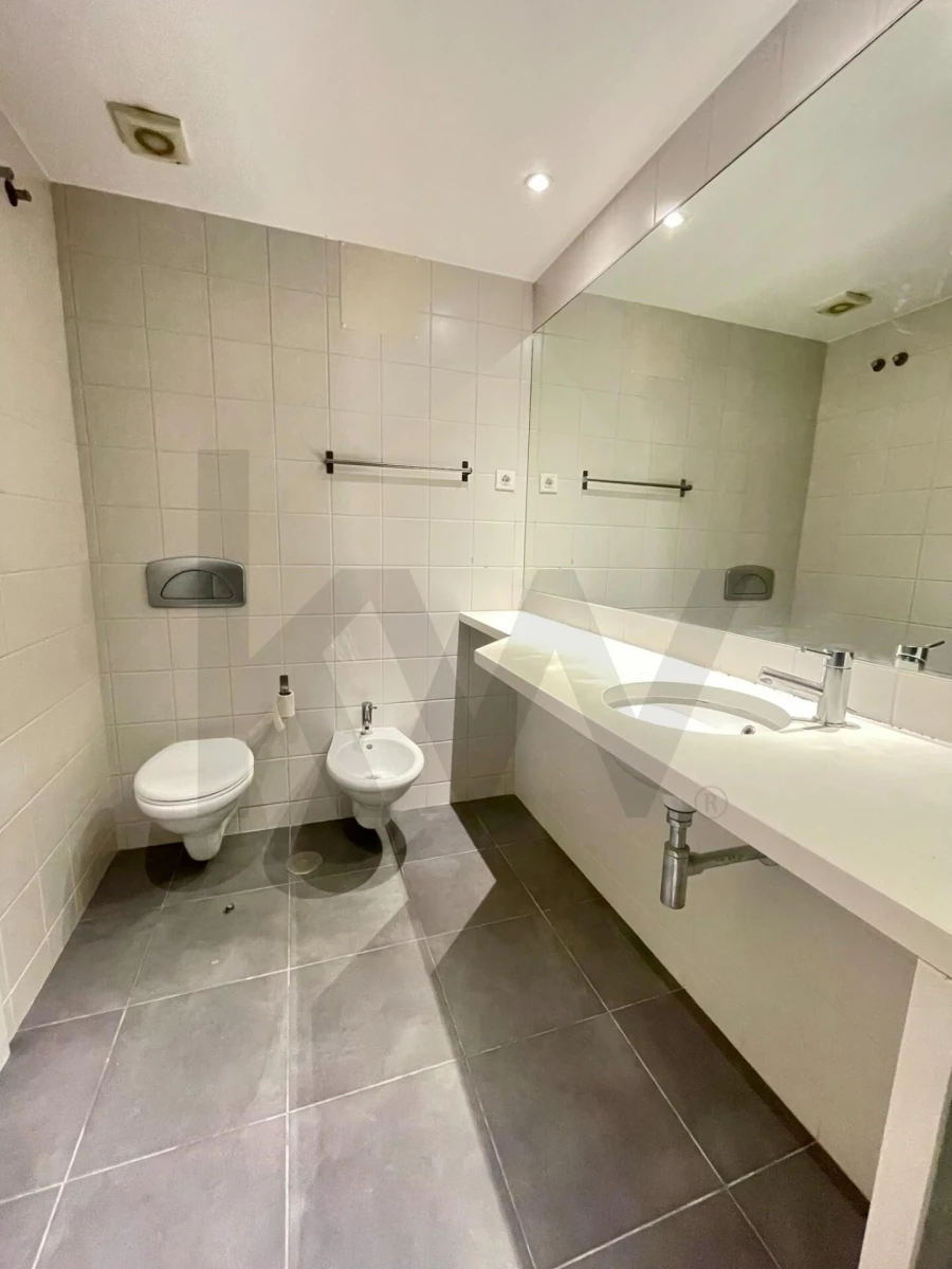 Apartamento T1 para Arrendamento em Santa Maria Maior Foto 9
