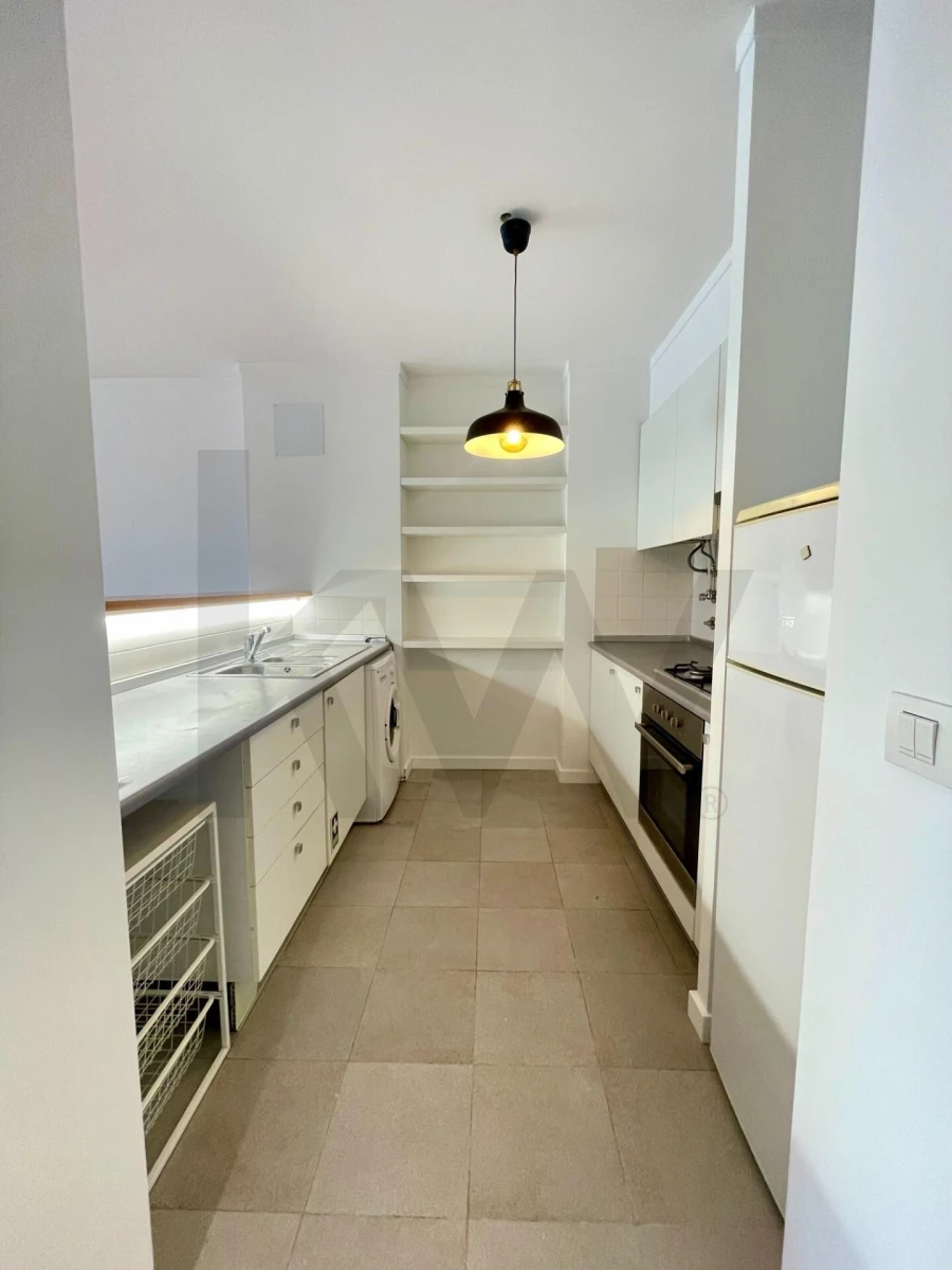 Apartamento T1 para Arrendamento em Santa Maria Maior Foto 13