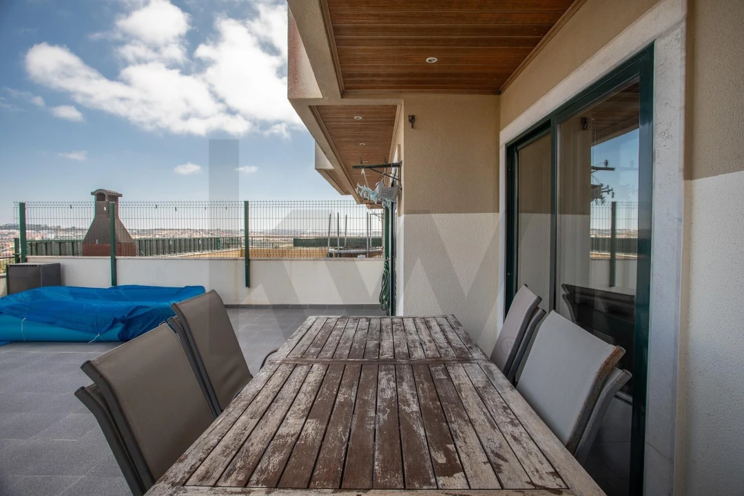 Apartamento T2 para Venda em São Domingos de Rana Foto 32