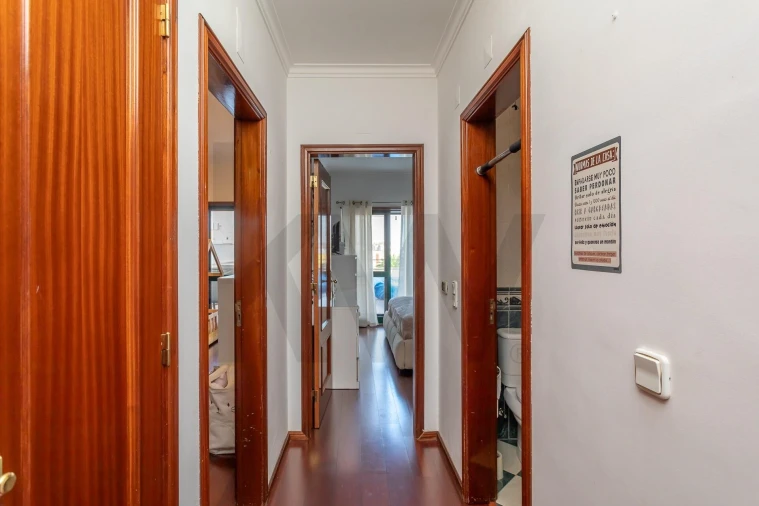 Apartamento T2 para Venda em São Domingos de Rana Foto 13