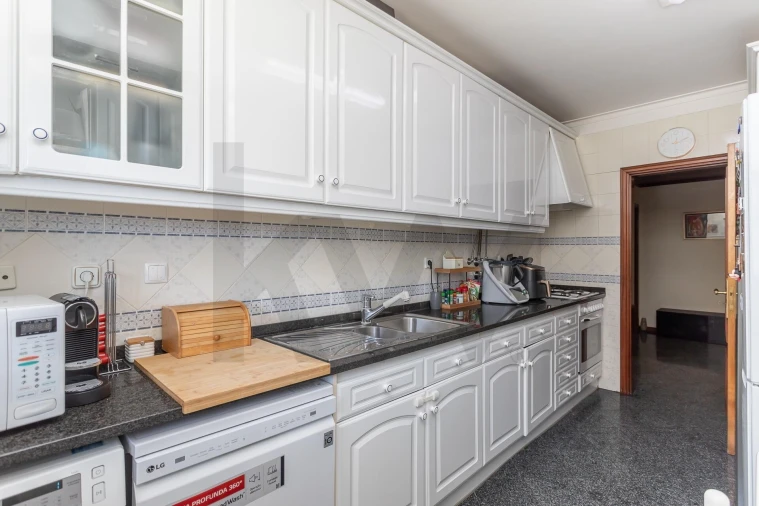 Apartamento T2 para Venda em São Domingos de Rana Foto 24