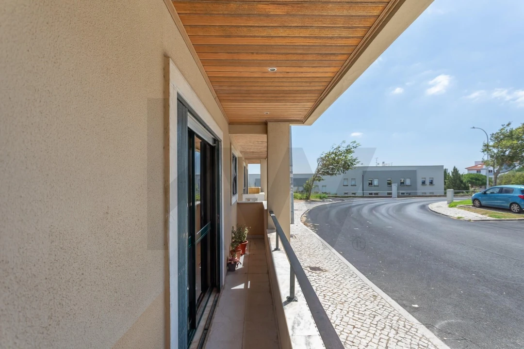 Apartamento T2 para Venda em São Domingos de Rana Foto 36