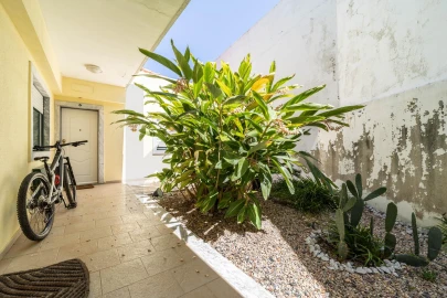 Apartamento T2 para Venda em Sesimbra (Santiago)