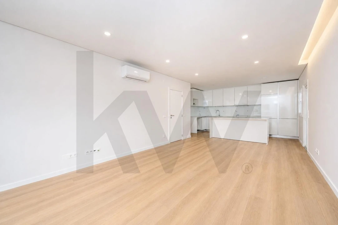 Apartamento T2 para Venda em Venteira Foto 6