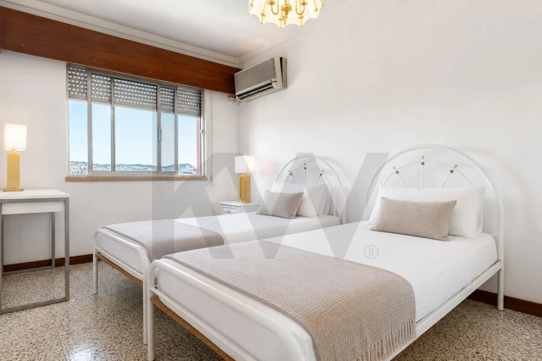 Apartamento T5 para Venda em Encosta do Sol Foto 17