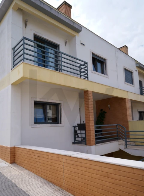 Moradia T4 para Venda em Agualva e Mira-Sintra