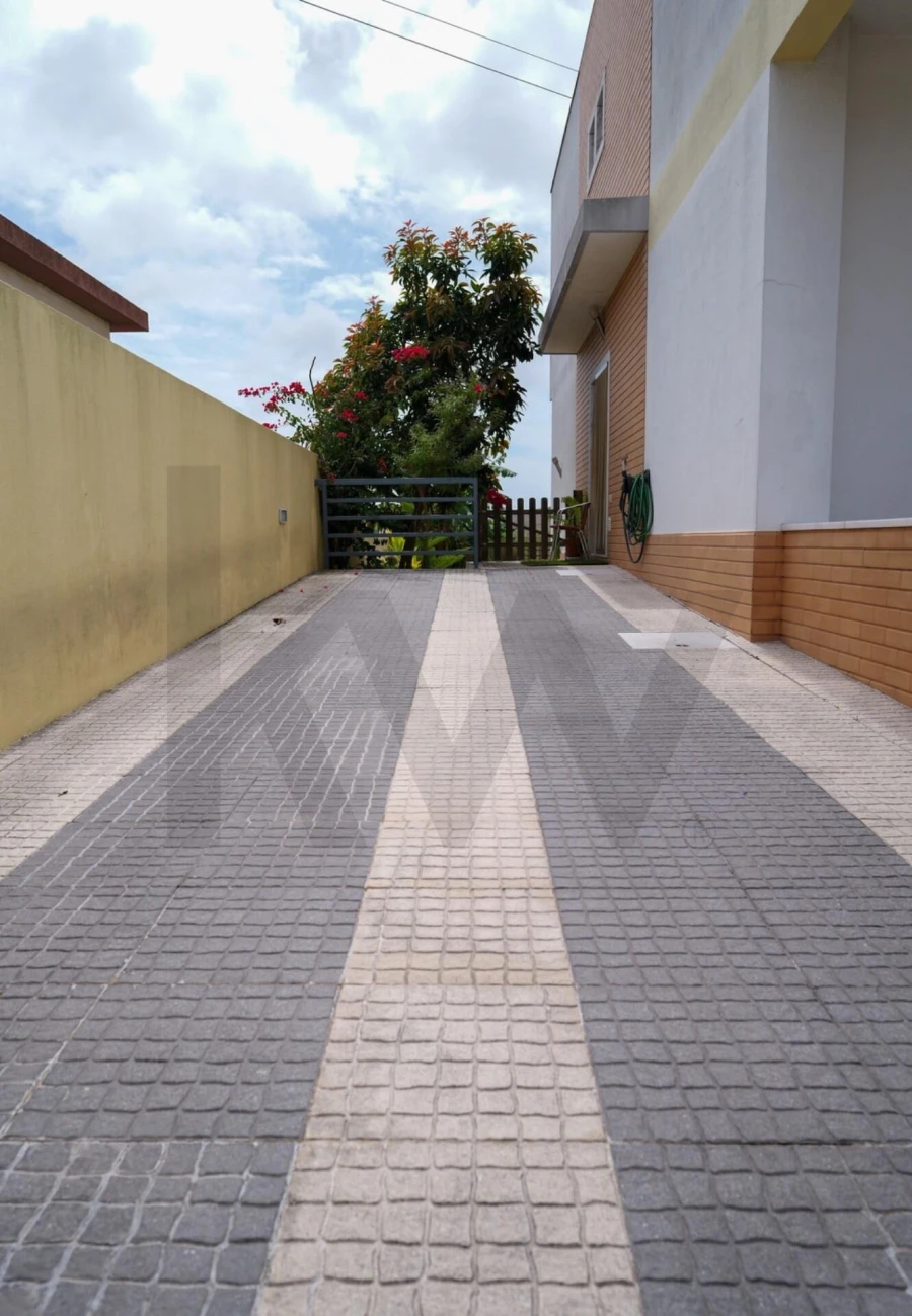 Moradia T4 para Venda em Agualva e Mira-Sintra Foto 34