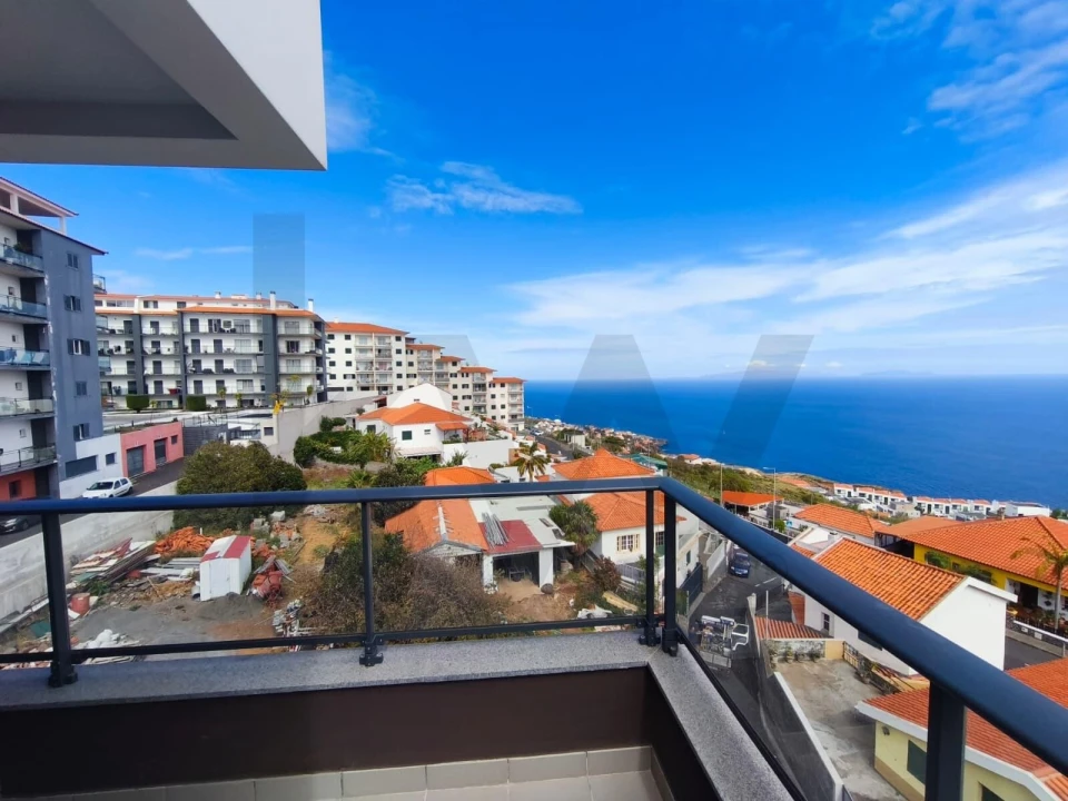 Apartamento T2 para Venda em Caniço Foto 3