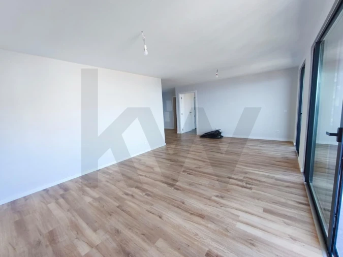 Apartamento T2 para Venda em Caniço Foto 13