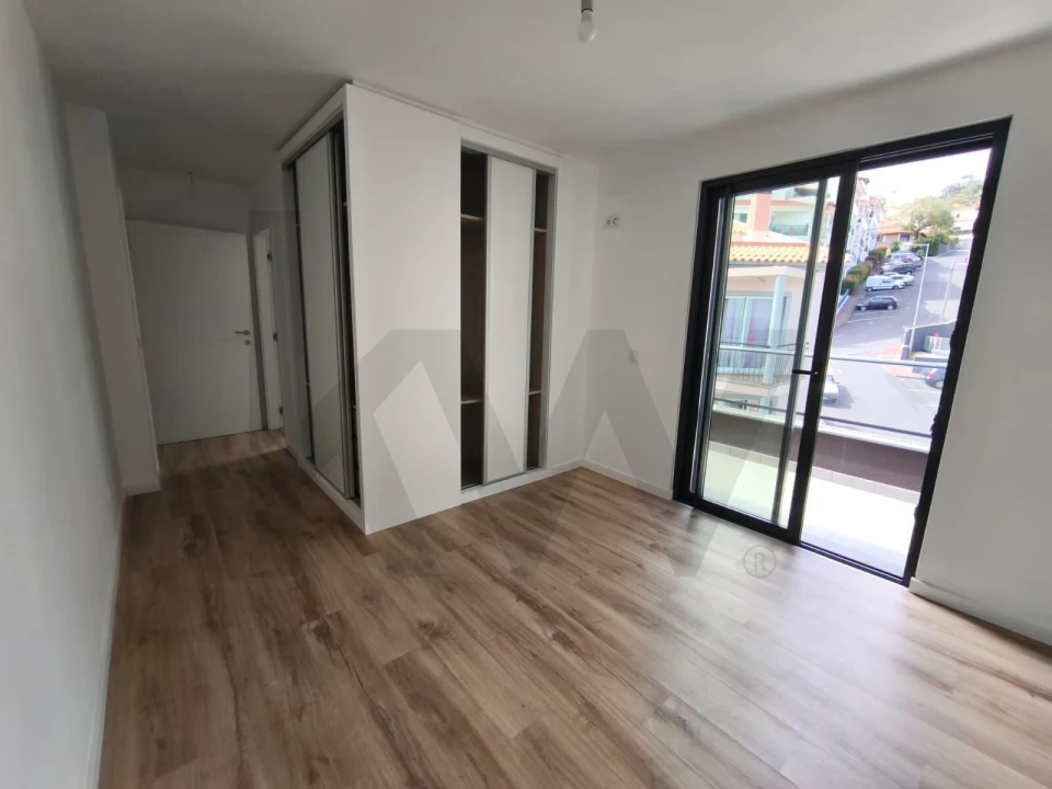 Apartamento T2 para Venda em Caniço Foto 15
