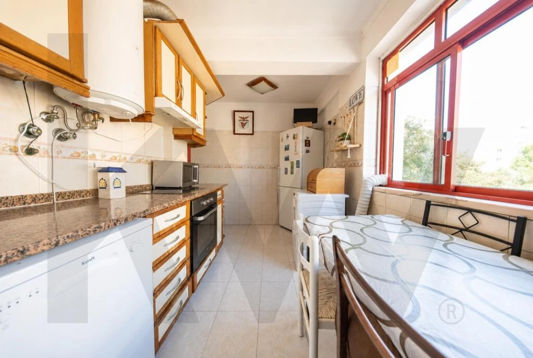 Apartamento T2 para Venda em Loures Foto 6