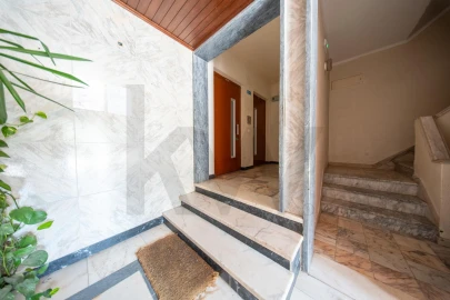 Apartamento T2 para Venda em Loures