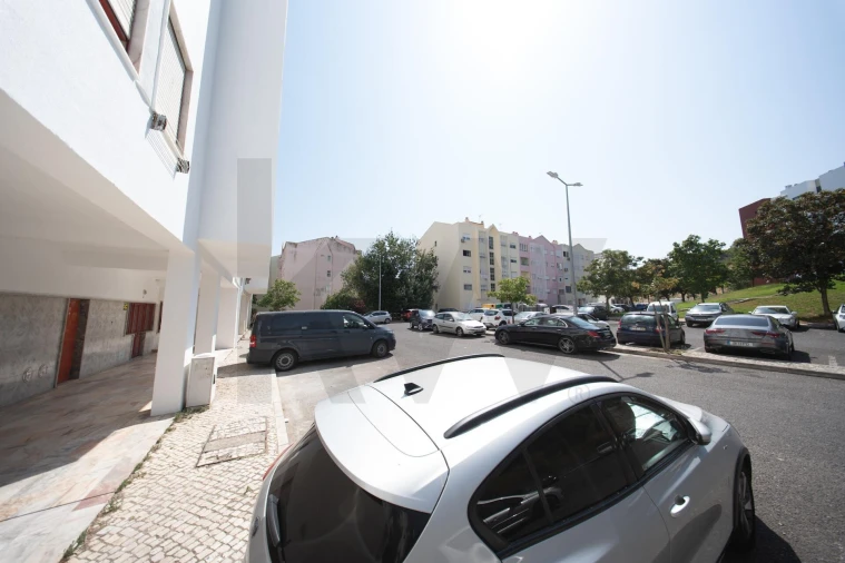 Apartamento T2 para Venda em Loures Foto 16