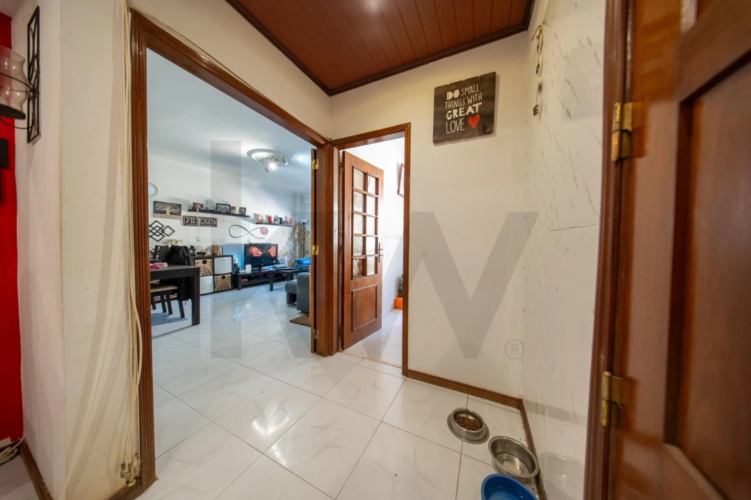Apartamento T2 para Venda em Loures Foto 3