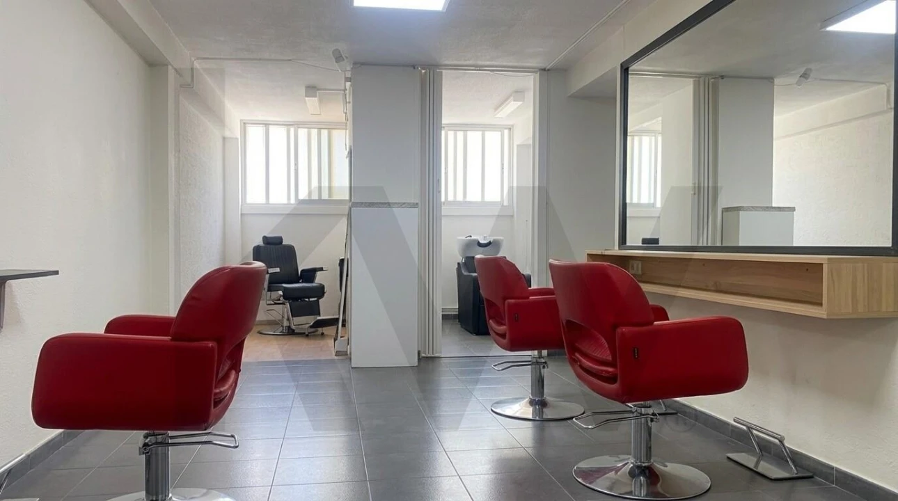 Loja para Arrendamento em Carcavelos e Parede Foto 4